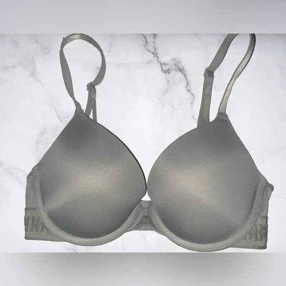 Victoria’s Secret PINK Wear Everywhere Push Up Bra Size 32C - Picture 2 of 4